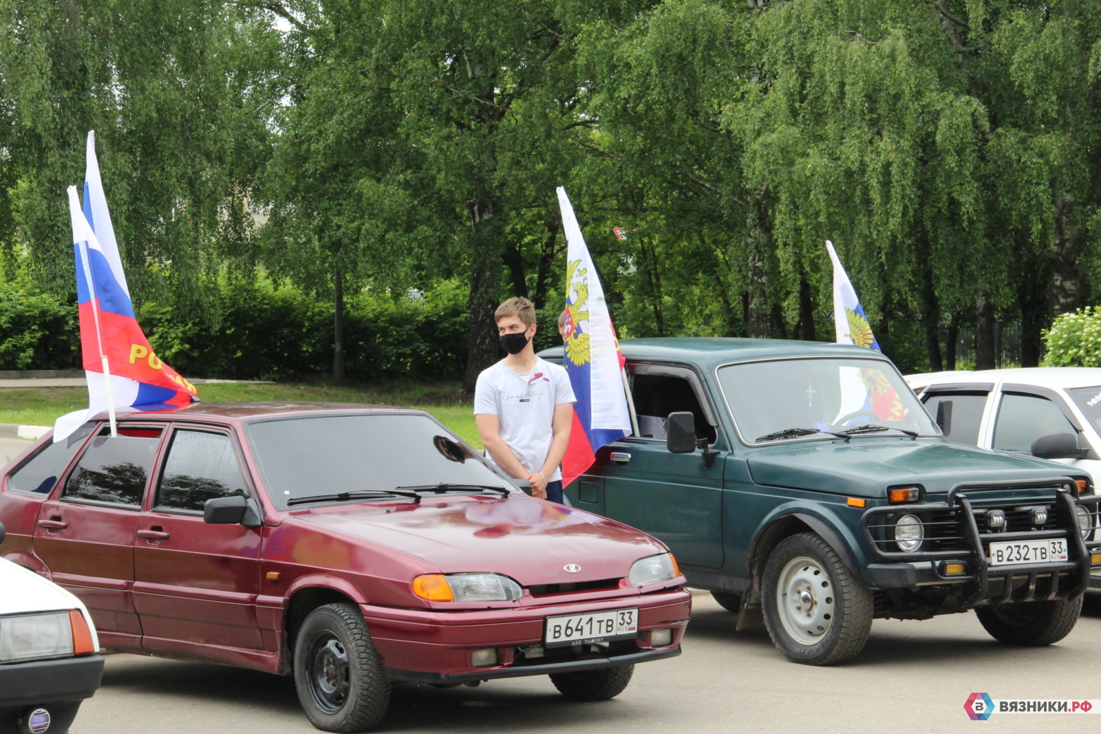 День России в Вязниках встретили автопробегом (фоторепортаж) — Вязники.РФ